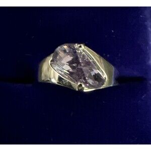 RS Covenant Ring W/ Swarovski Purple Crystal Geometric Cut Size 8.5 Silver Tone